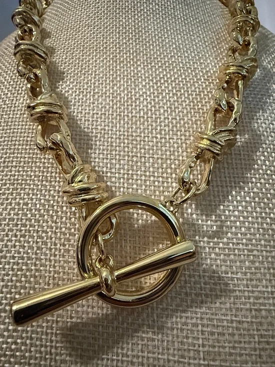Chunky Goldtone Toggle Chain Link Necklace - Picture 2 of 7
